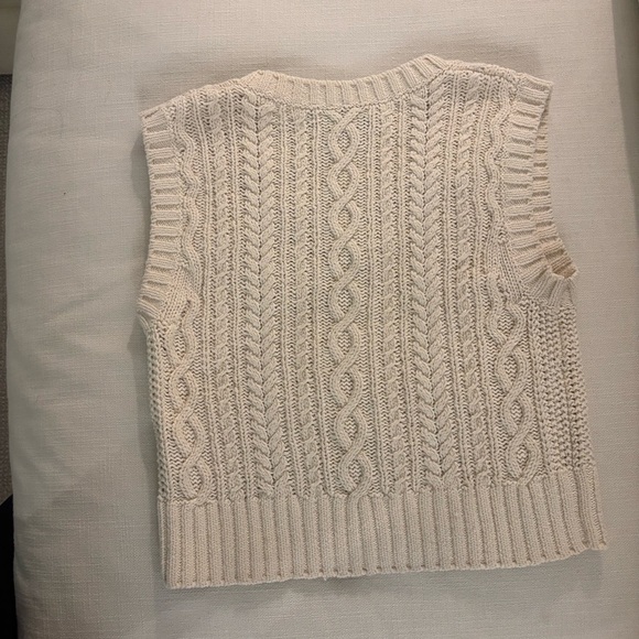 Re/Done Women's V-Neck Cable Knit Sweater Vest - Cream - Picture 2 of 2